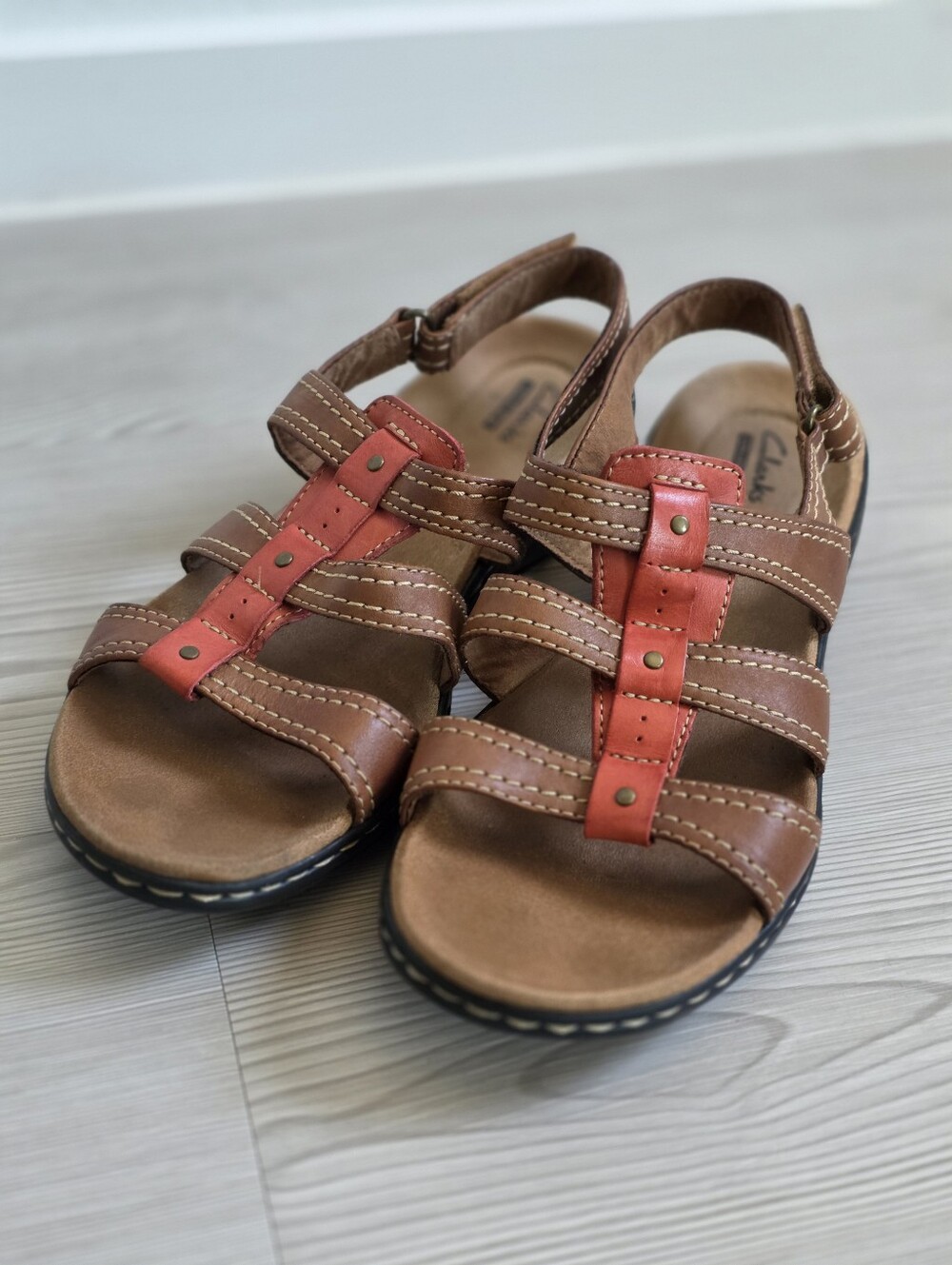 Clarks Woman Sandals Size 8.5w